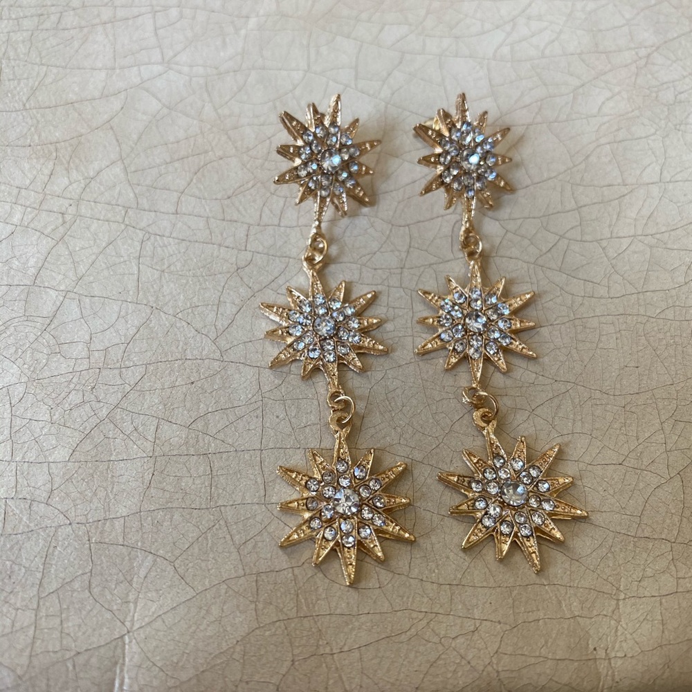 ✨New✨ Beautiful Rhinestone snowflake drop earrings